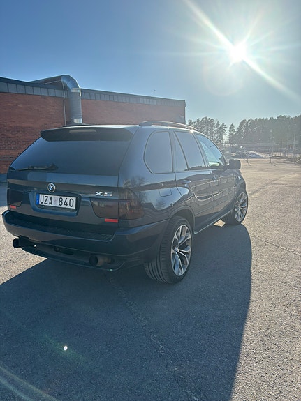 BMW X5 2 of 10