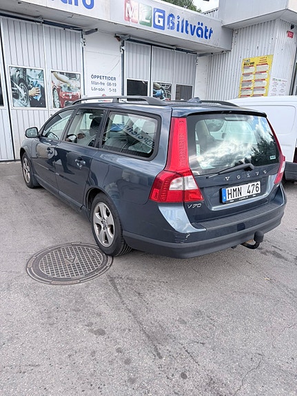 Volvo V70 3 of 3