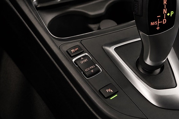BMW 320d 24 of 26