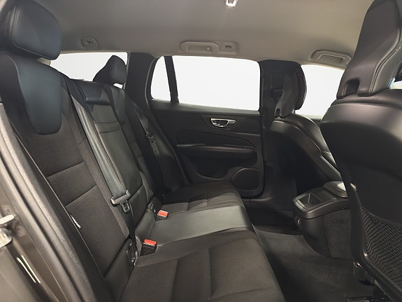 Volvo V60 13 of 23