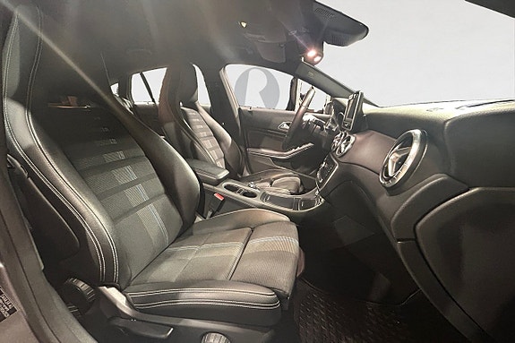 Mercedes-Benz CLA200 15 of 17