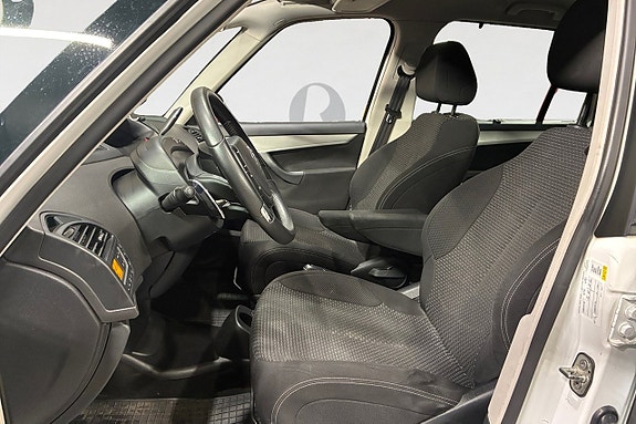Citroen Grand C4 Picasso 3 of 18