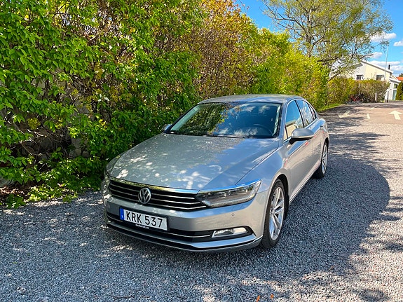 Volkswagen Passat 2 of 4