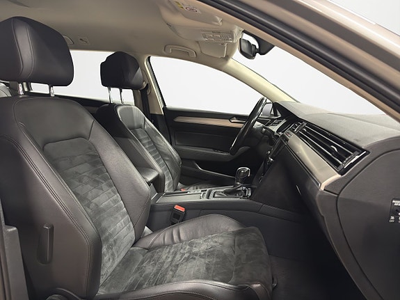 Volkswagen Passat 12 of 21