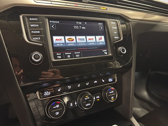 Volkswagen Passat 15 of 21