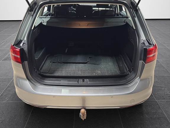 Volkswagen Passat 18 of 21