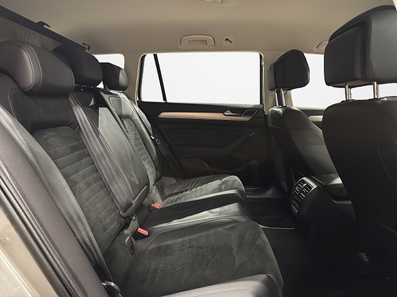 Volkswagen Passat 13 of 21