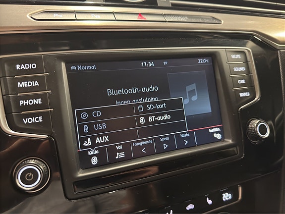 Volkswagen Passat 17 of 21