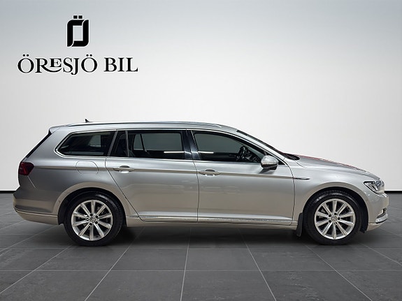 Volkswagen Passat 7 of 21