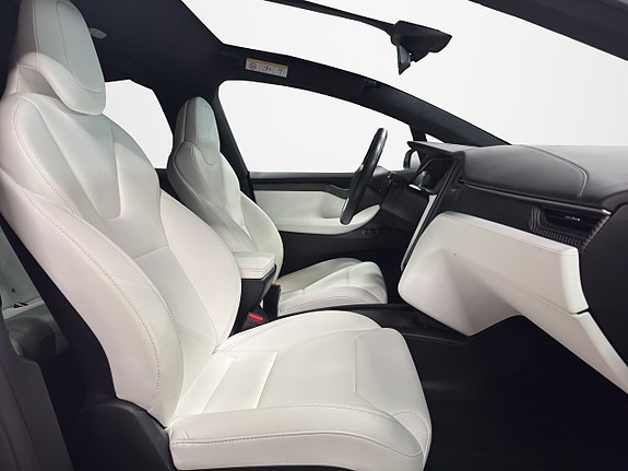 Tesla Model X 12 of 23