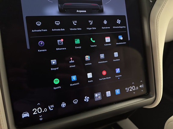 Tesla Model X 19 of 23