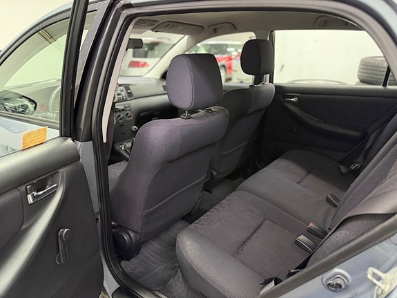 Toyota Corolla 13 of 15