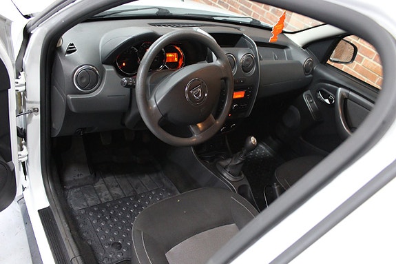 Dacia Duster 6 of 8