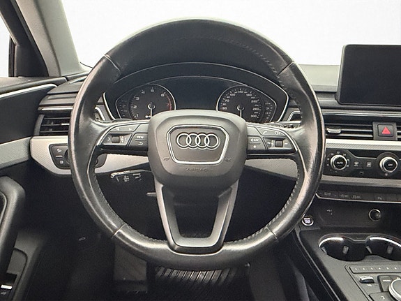 Audi A4 14 of 30