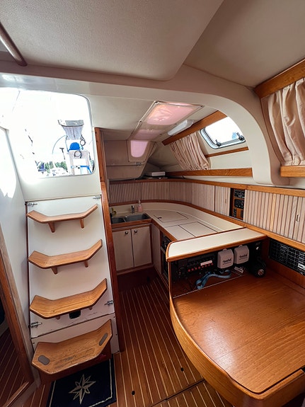 Jeanneau Sun Liberty 34 10 of 14