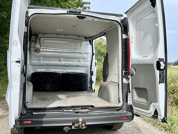 Opel Vivaro 5 of 11