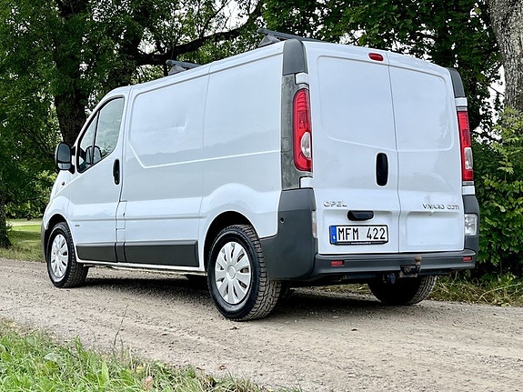 Opel Vivaro 4 of 11