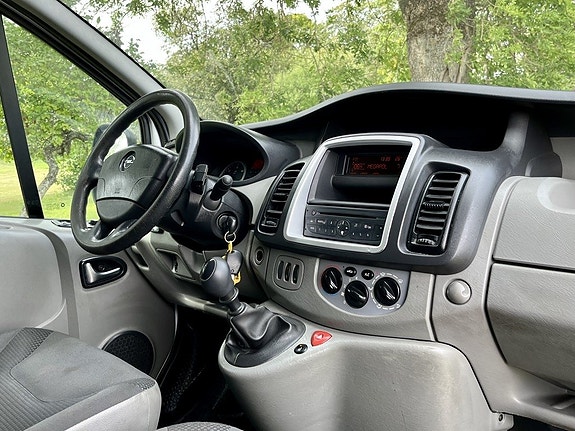 Opel Vivaro 7 of 11