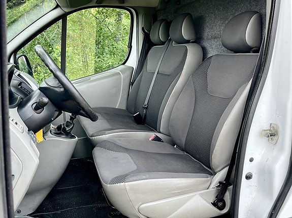 Opel Vivaro 8 of 11