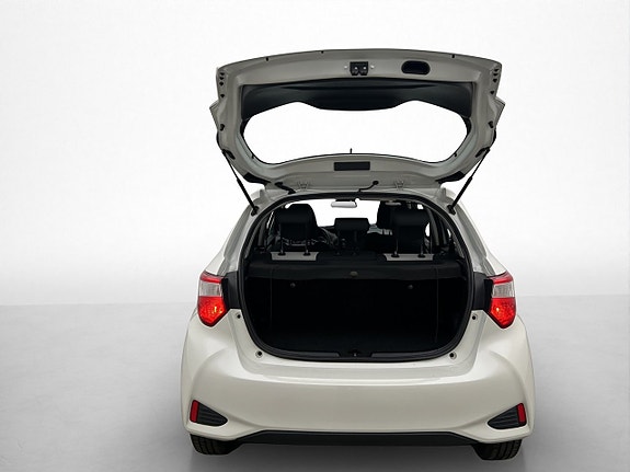 Toyota Yaris 22 of 26