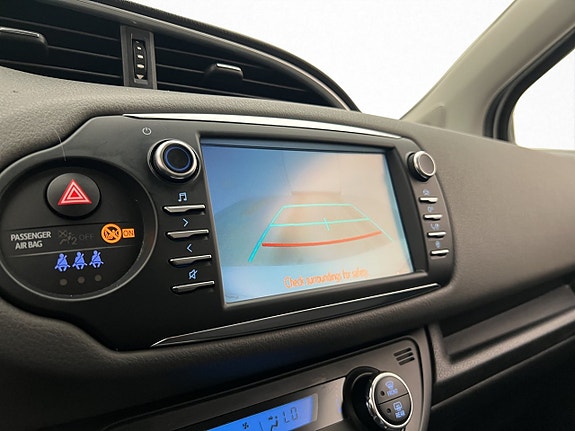 Toyota Yaris 15 of 26