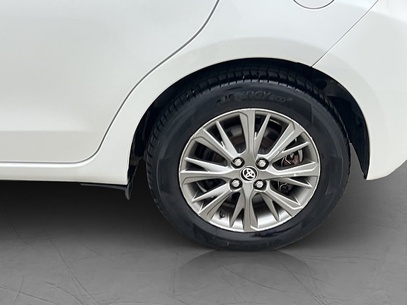 Toyota Yaris 24 of 26