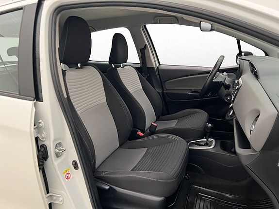 Toyota Yaris 19 of 26