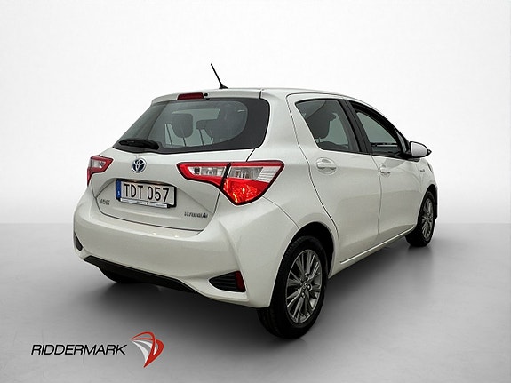 Toyota Yaris 8 of 26