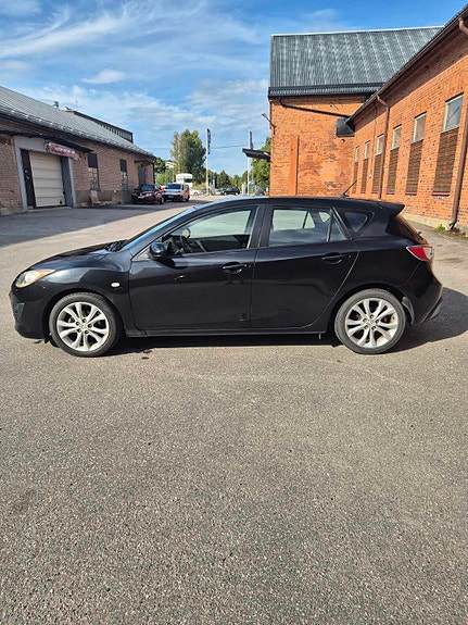 Mazda 3 2 of 7
