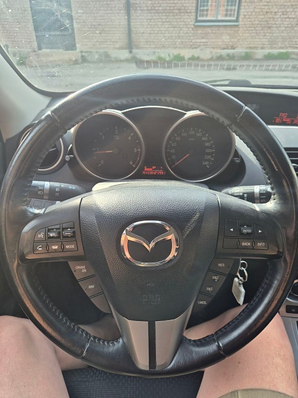 Mazda 3 6 of 7