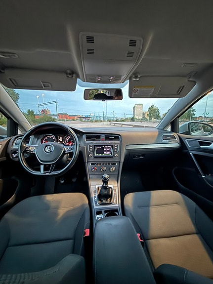 Volkswagen Golf VII 7 of 11