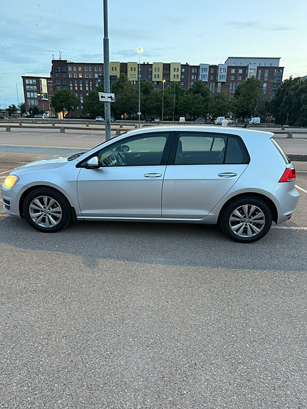 Volkswagen Golf VII 5 of 11