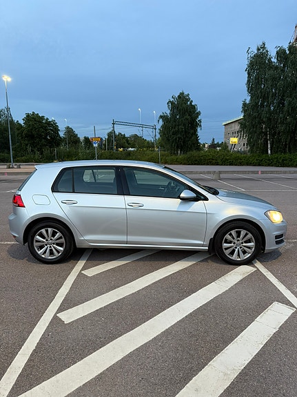 Volkswagen Golf VII 6 of 11