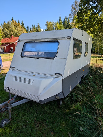Adria 400 2 of 5