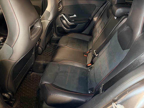 Mercedes-Benz CLA180 23 of 24