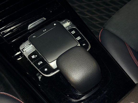 Mercedes-Benz CLA180 22 of 24