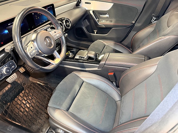Mercedes-Benz CLA180 11 of 24