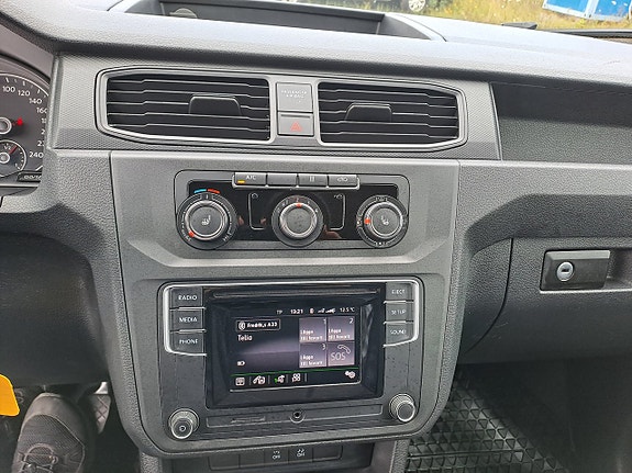 Volkswagen Caddy Maxi 18 of 21
