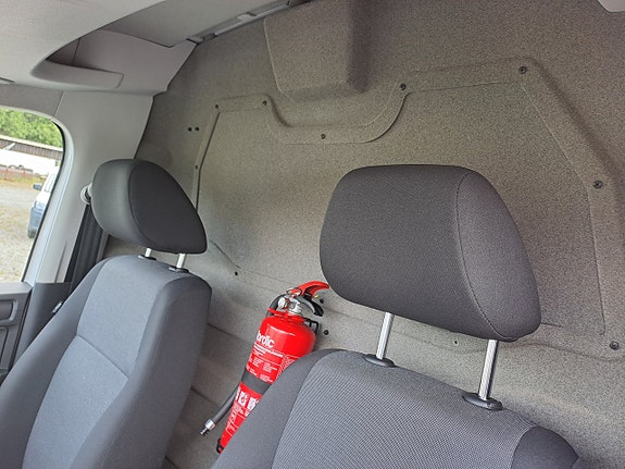 Volkswagen Caddy Maxi 16 of 21