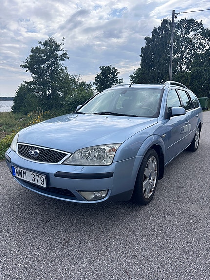 Ford Mondeo 2 of 9