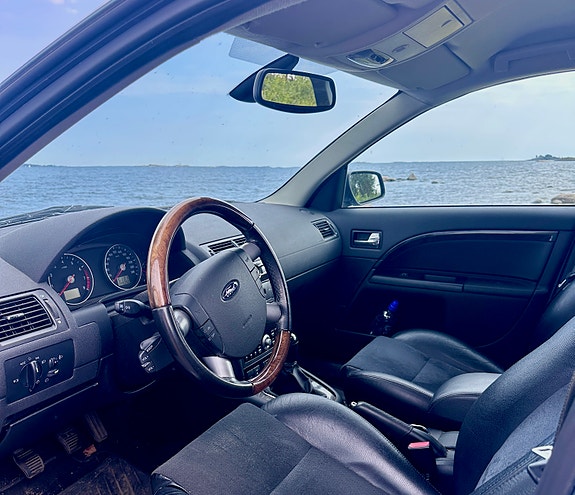 Ford Mondeo 6 of 9