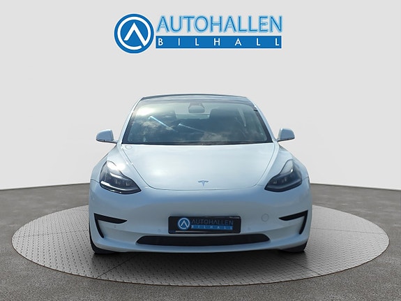 Tesla Model 3 3 of 17