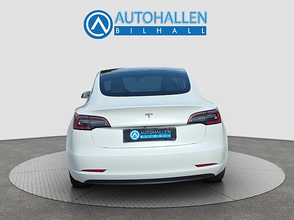 Tesla Model 3 6 of 17