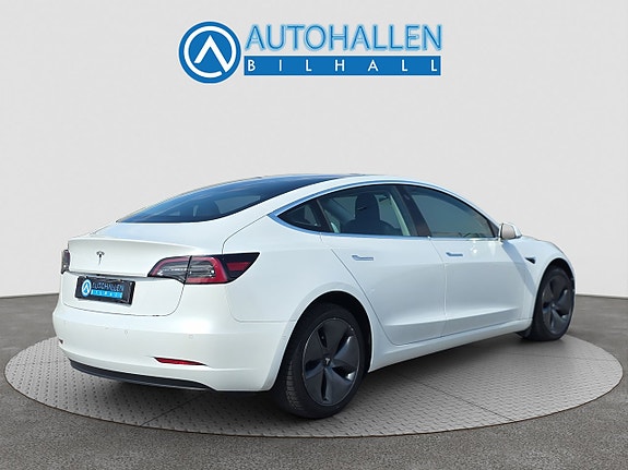 Tesla Model 3 8 of 17