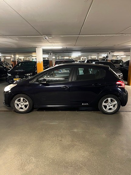 Peugeot 208 4 of 14