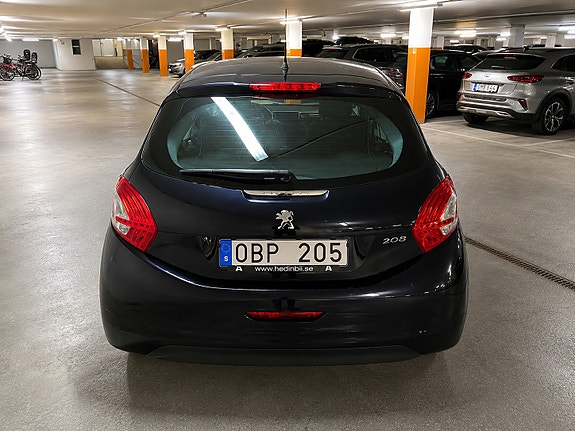 Peugeot 208 2 of 14