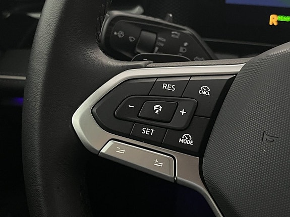 Volkswagen Passat 9 of 27