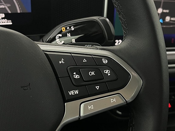 Volkswagen Passat 12 of 27