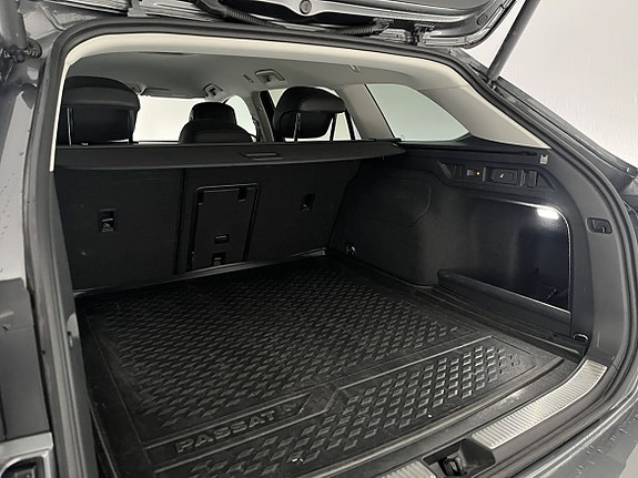 Volkswagen Passat 22 of 27
