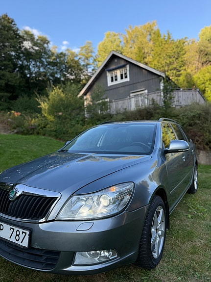 Skoda Octavia 2 of 10
